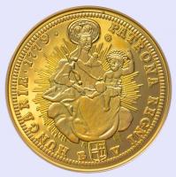 "Magyar aranypénzek utánveretben - Mária Terézia dukát" aranyozott Ag(0.999) emlékérem (5....