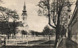 Cservenka, Főtér / main square, church