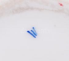 Jelzett kis kiöntő, hibátlan, kézzel festett, m:8 cm