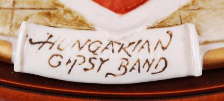 Cigányprímás részére készült egyedi magyar cigányzenekart ábrázoló kézzel festett finoman kidolgozot...