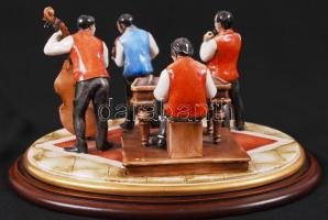 Cigányprímás részére készült egyedi magyar cigányzenekart ábrázoló kézzel festett finoman kidolgozot...