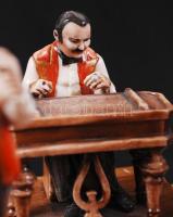 Cigányprímás részére készült egyedi magyar cigányzenekart ábrázoló kézzel festett finoman kidolgozot...