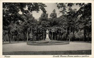 Kisbér, Leveldi Kozma Ferenc szobor, park (EK)