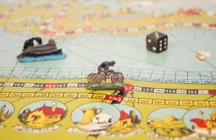 Cca 1930 Balatonkörüli verseny, társasjáték, teljes, játszható állapotban, doboza enyhén sérült, 39×...