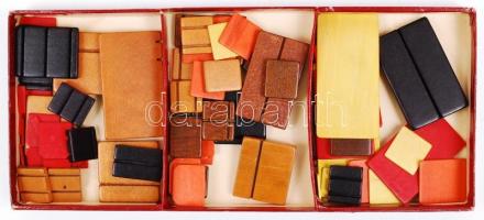 Cca 1930 Bútortervezős játék, hiányos, játszható állapotban, doboza enyhén sérült, 25×11 cm