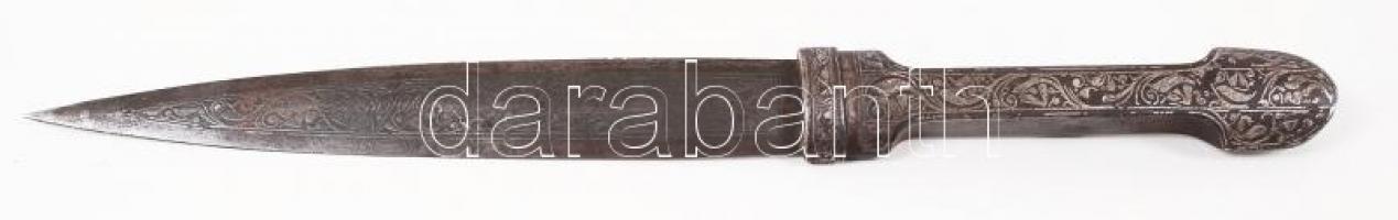 XIX. sz kaukázusi dísztőr maratott pengével, rajta írással / 
XIX. century Caucasian dagger with ins...