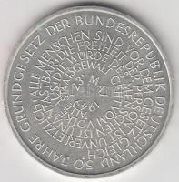 Németország 1999D 10M Ag "50 éve alapították az NSZK-t" T:BU
Germany 1999D 10 Mark Ag &quo...