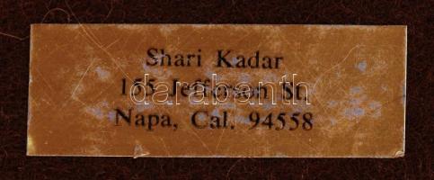 Shari Kadar: Anya a gyermekével, fa talapzaton, jelzett, apró lepattanásokkal, m:16 cm