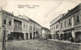 Szászváros Iskola tér, gyógyszertár / square, pharmacy (Rb)