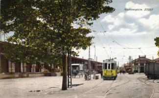 Zeist Stationsplein / railway station, tram