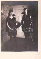 1929 Démény Fotó: Ördögök. Vintage fotó, aláírva, kartonra ragasztva, 33x24 cm a fotó 24x18 cm