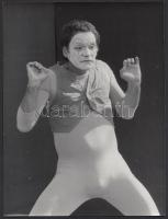 cca 1970 Ismeretlen szerzők karakter fotói, 2db, 24x14cm és 24x18cm