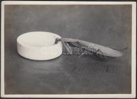 cca 1935 Kinszki Imre (1901-1945): Szomjúság. Vintage alkotás, hátoldalán szerzői pecséttel, 12x17cm (a szerző hagyatékából)