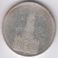 Német 3. Birodalom 1934J 5M Ag "Garnisonkirche" T:2-
German Third Reich 1934J 5 Marks Ag &...