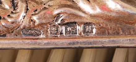 Ezüst (Ag.) ruhakefe, jelzett (Birmingham), h:15 cm bruttó: 60 g /Silver clothes brush