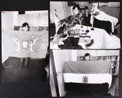 1987 Horváth Éva képriportja Balogh László zászlógyűjtőről, 9db fotó, 15x23cm