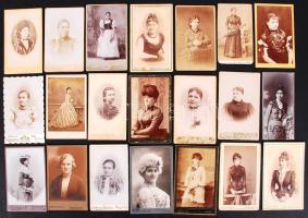 1870-1920 21db keményhátú fotó hölgyekről, vizitkártya méretben /  Vintage photos