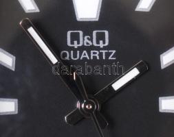 Szép Q&Q acéltokos quartz férfi karóra / Quartz men's wristwatch in steel case