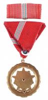 ~1960. "Kiváló Szolgálatért Érdemrend" kitüntetés szalagsávval és miniatűrrel, eredeti dís...