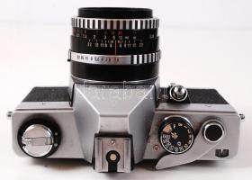 Praktica LLC fényképezőgép Carl Zeiss Jena DDR Pancolar f=1,8/50 objektívvel, eredeti tokjában / 
Pr...