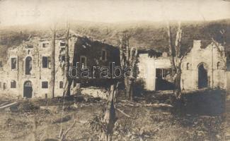 Uher Ödön fotósorozat, a budapesti császári és királyi tüzérezredek hadialbum-, özvegy- és árvaalapjai javára / WWI destroyed building photo (fa)