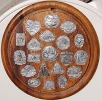 20 db alumínium turistabot jelvény kerek falapra montírozva