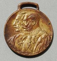 1914. "Ferenc József-Vilmos császár-világháború emlékére" kis Br emlékérem aranyozva T:2