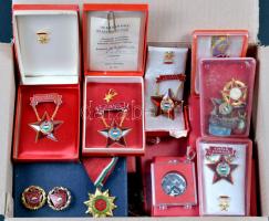 Doboznyi vegyes kitüntetés és emlékérem tétel, közte sok szocialista kitüntetés, sérült darabok is, adományozói tokban több darab, szovjet emlékérmek, olimpiai vonatkozású érmek T:vegyes