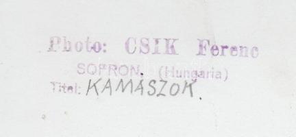 Cca 1950 Csík Ferenc (1894-1984): Kamaszok. Vintage fotó, pecséttel jelzett, 18x24 cm