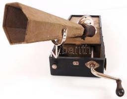 cca 1920 Cardinal Soundbox hordozható gramofon, működik / 
Cardinal Soundbox portable gramophone, wo...