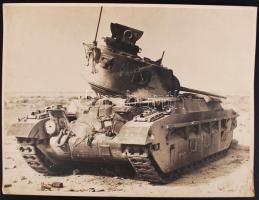 Cca 1944 Ismeretlen szerző: Kilőtt tank a sivatagban. 30x40 cm