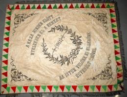 1911 Nagyméretű hímzett selyem zászló: "A m. kir. áll. polgáriskolai tanárképző" feliratta...