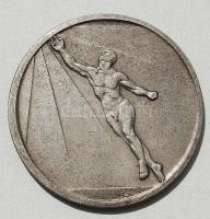 1923. "Pesti Egyetemi Atlétikai Club" fém plakett. Szign:Takátsy T:2