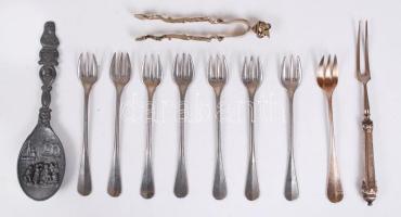 Evőeszközök: 8db süteményes villa, cukortartó, egy ón díszkanál és egy ezüstözött nyelű húsvilla /  Little mixed cutlery lot