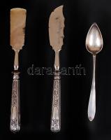 2db, növényi díszítésű, ezüst (Ag) nyelű sajtkés, és egy ezüst (Ag) teáskanál /  2 cheese knives with silver handle and a silver tea spoon, br: 78,3gr, 8,7gr