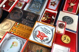 Doboznyi szocialista kitüntetés és plakett, sportérem, törzsgárdajelvény, tartalmas! T:vegyes