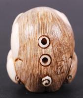 19. század. Malacok. Necuke, faragott elefántcsont figura Japánból, hátoldalán jelzett / 
19th centu...