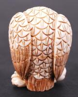 19. század. Pihenő sas. Necuke, faragott elefántcsont figura Japánból, alján jelzett / 
19th century...