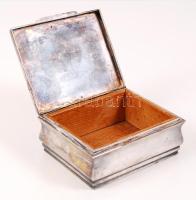 Ezüst (Ag.) névjegykártya tartó doboz, fa betéttel, jelzett (P.V), 11×9 cm m:5 cm, bruttó: 246 g / Silver box