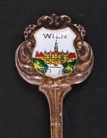 3 db ezüst (Ag.) címeres kis díszkanál, jelzettek, összesen nettó: 34 g / 3p. silver teaspoon