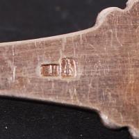 3 db ezüst (Ag.) címeres kis díszkanál, jelzettek, összesen nettó: 34 g / 3p. silver teaspoon