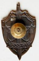 Szovjetunió ~1975. "KGB" zománcozott jelvény T:2
Soviet Union ~1975. "KGB" ename...