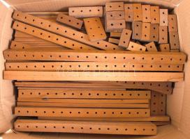 Nagy kartondoboznyi Matador fa építőjáték + katalógusok + leltár