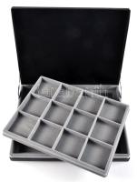 Éremtartó kazetta 1 kivehető tálcával, összesen 24 férőhellyel újszerű állapotban