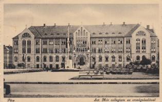 Pécs, Szent Mór Kollégium, országzászló