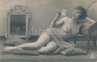 Nude, photo (pinhole)