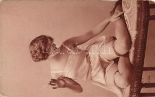 Underdressed girl (EB)