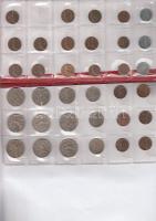 Kis hobbi gyűjtemény műbőr borítású albumba rendezve csehszlovák fémpénzekkel T:vegyes