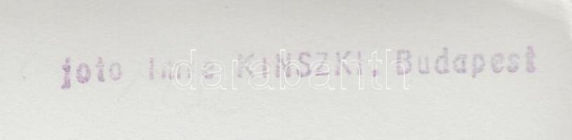 cca 1933 Kinszki Imre (1901-1945): A rejtvényfejtő. Vintage fotó, hátoldalán szerzői pecséttel, 14x1...