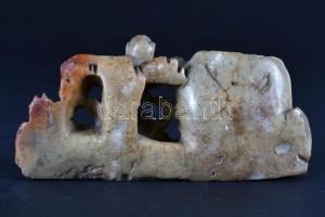 Majom az elejtett madárral. Faragott zsírkő, sérült, h:13 cm